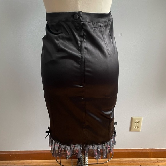 Unique Vintage X Betty BoopBlack Satin Hi/Low Pencil Skirt - Size S(4)- NWT - Picture 6 of 9